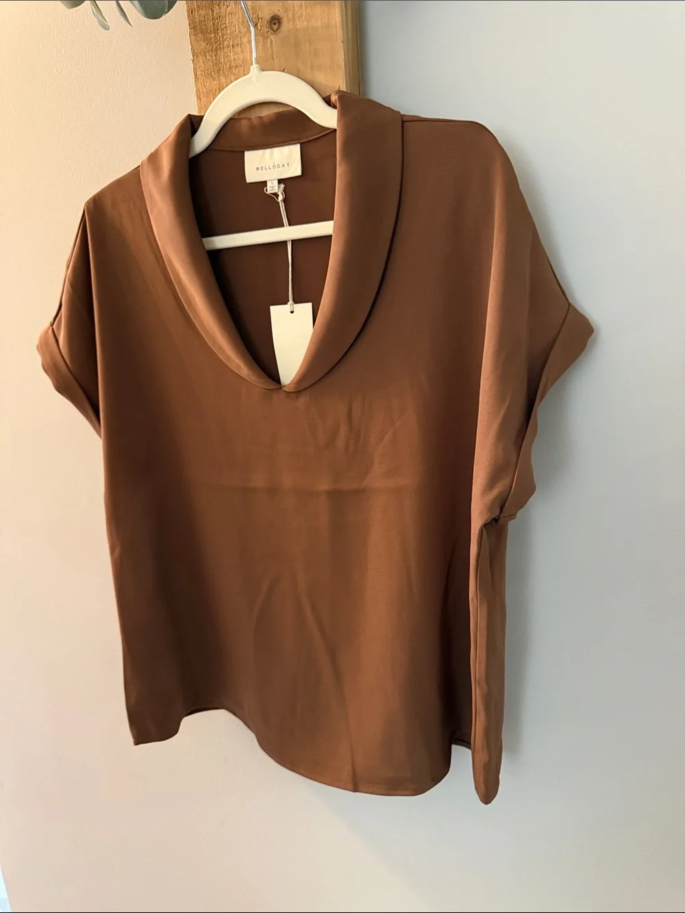 MELLODAY Brown Draped Collar Short Sleeve Top, NWTs, L